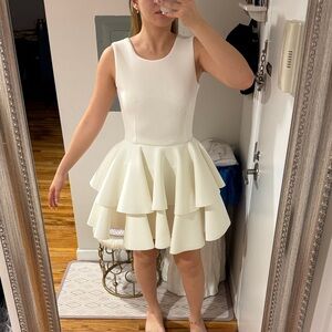Elegant White Sleeveless Ruffle Dress
